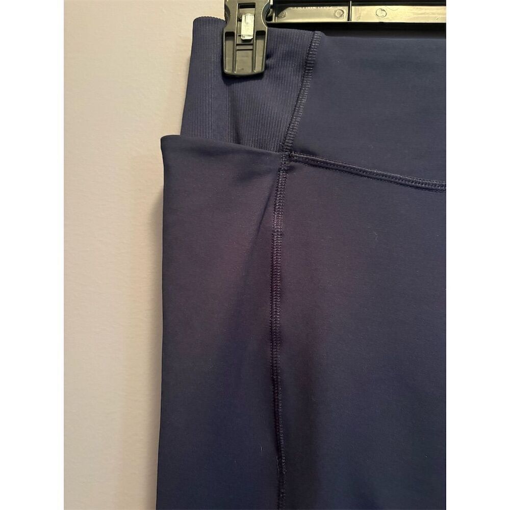 3/$15 Avia Women's Cropped Leggings Navy Blue Size L with Side Pockets - Picture 2 of 11